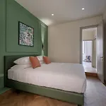 Flora Deluxe Apartment